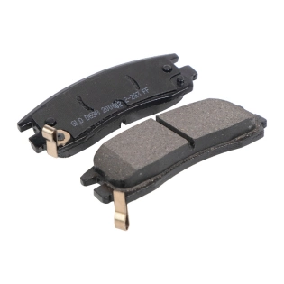 Popular Auto Parts Disc Brake Pads for Man Apply to GM Buick Gl8 MPV Regal (D698/04465) High Quality Ceramic Car Parts ISO9001